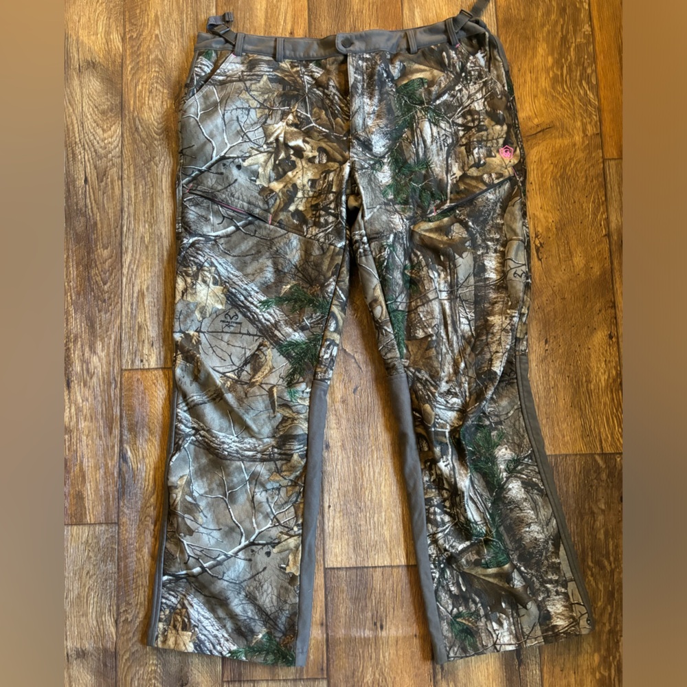 Women’s Camo Pants